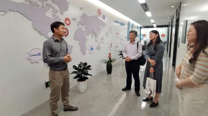 互旦科技歡迎校企合作項目領導蒞臨考察！